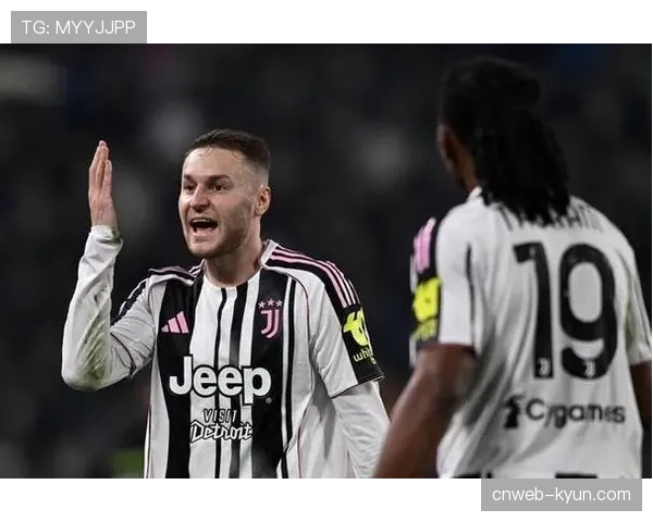 库普梅纳斯双响难救主，荷兰中场成为尤文图斯队史第二人